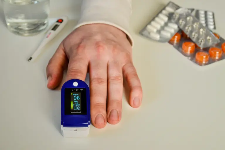 How miniaturised antennas improve signal radiation in medical devices